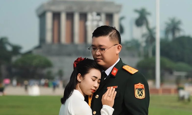 No sé cuánto cobra mi padre de pensión, y tampoco me importa: El viaje de un hijo desde la indiferencia hasta la comprensión