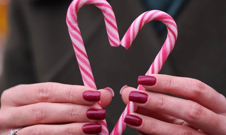 Entre el amor y el olvido: Tres años cuidando a los nietos