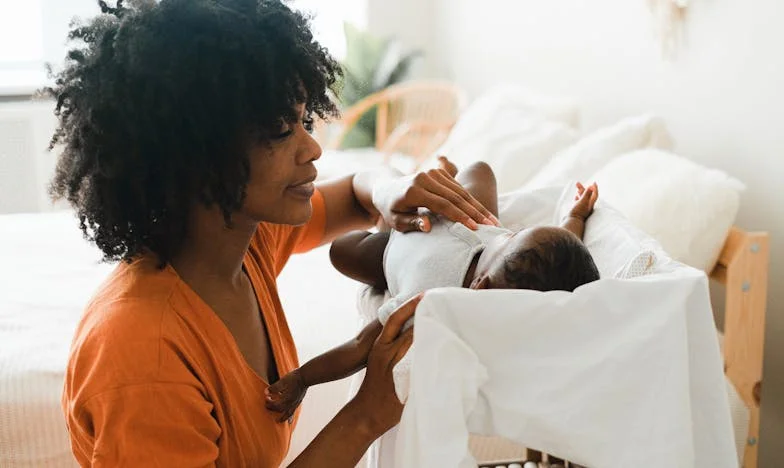 Acogí a mi mejor amiga tras su divorcio... y terminé sintiéndome una extraña en mi propia casa