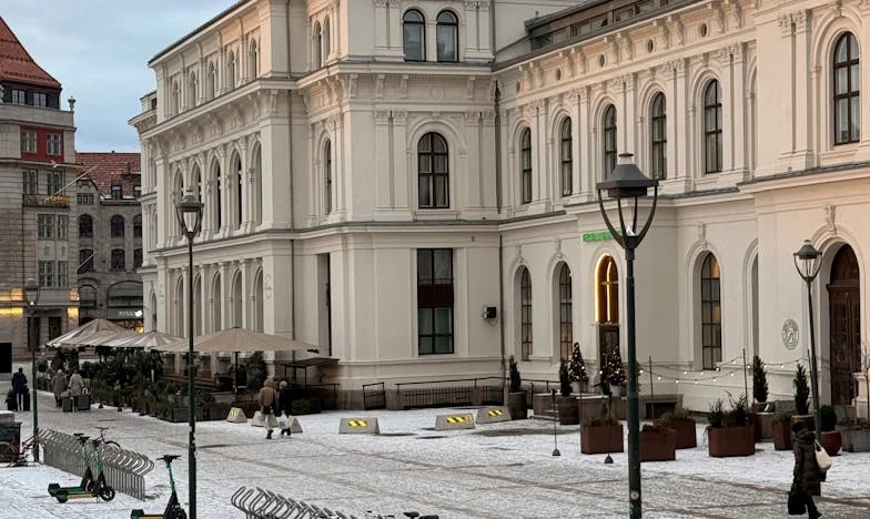 El Silencio Inquebrantable del Amor: Cuando el Matrimonio se Convierte en Soledad