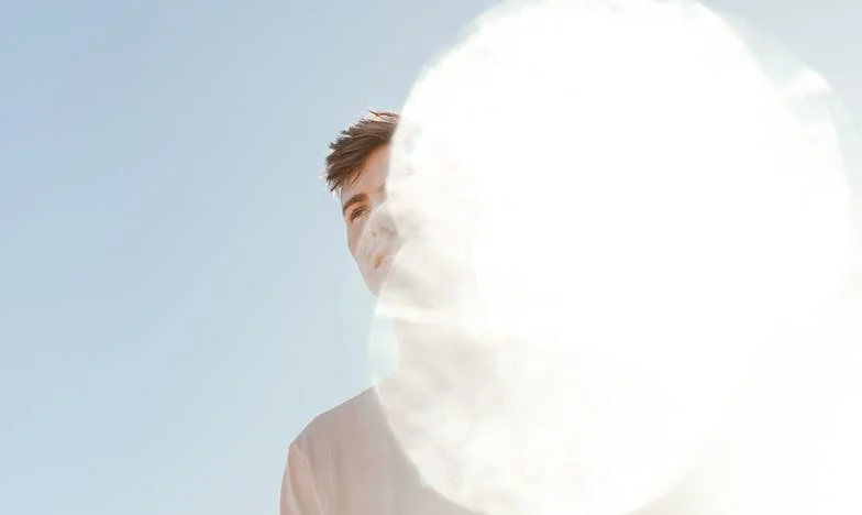 “Tenéis un mes para iros de mi casa”: La frase de mi suegra que destrozó mi familia