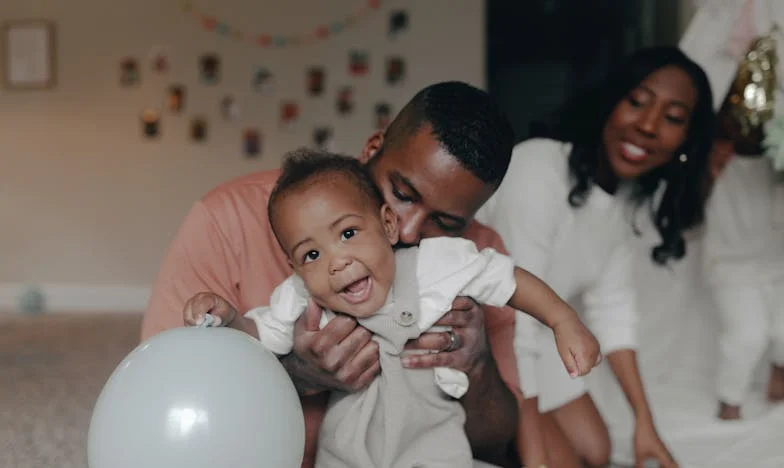 La barrera invisible del lujo: Historia de una familia madrileña