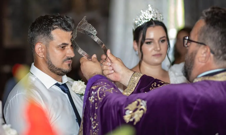 Susurros en el Silencio: El Dolor de una Madre Española