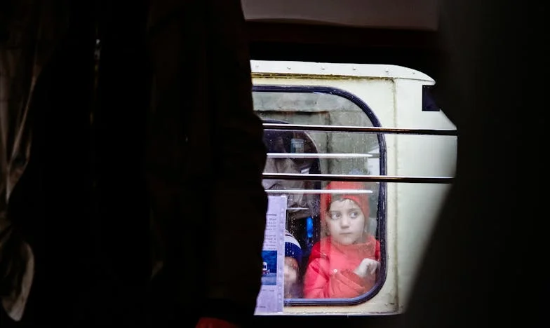 Cerré los ojos ante sus traiciones — hasta que caí en la calle y descubrí quién estaba realmente a mi lado