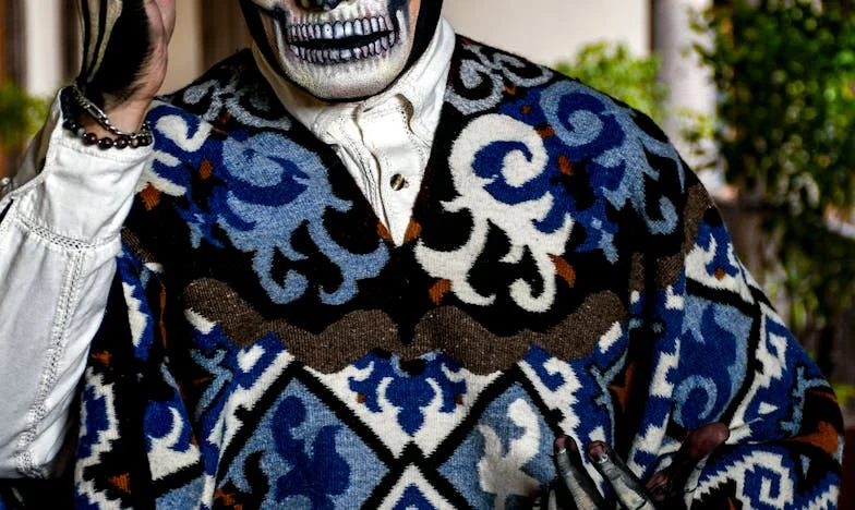 Schatten im Flur: Mein Name ist Lukas – Zwischen Schuld, Geheimnissen und dem alten Haus