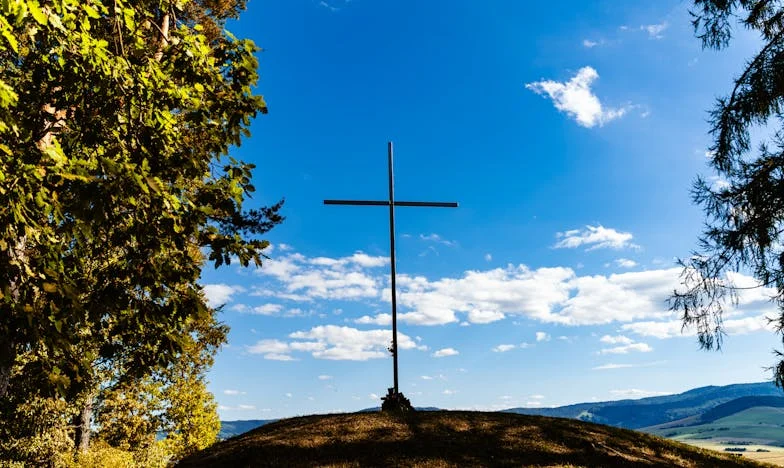 Jak modlitwa uratowała mnie, gdy żona walczyła o życie – prawdziwa historia o wierze, strachu i nadziei