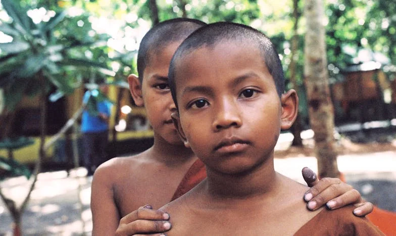 Kiedy Tradycja Staje się Ciężarem: Opowieść o Jednych Urodzinach