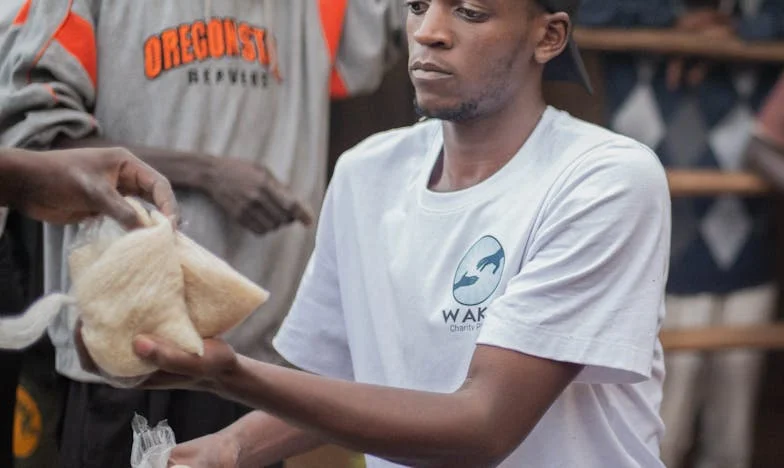 Między ścianami: Historia o przyjaźni, wyborach i rodzinnych sekretach