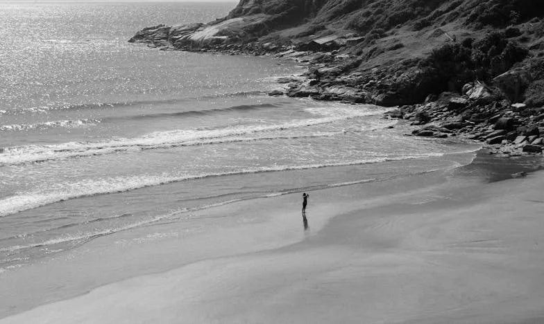 Myślałam, że moja córka jest na warsztatach rozwoju osobistego. Tymczasem spędziła lato w zrujnowanej chacie – a ja nie miałam pojęcia, skąd wzięła na to pieniądze…