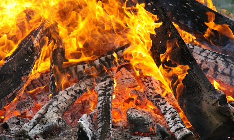 Niespodziewani goście: Kiedy córka mojego męża z dziećmi i walizkami stanęła w moich drzwiach