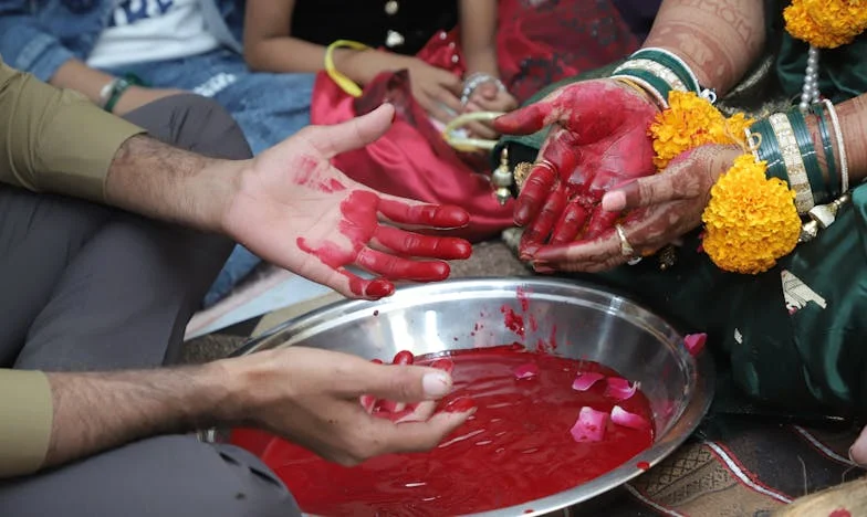 Jak próbowałam powstrzymać nieproszonych krewnych, którzy psuli każdą rodzinną uroczystość – historia pełna napięcia i rodzinnych tajemnic