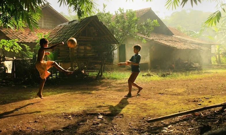 Lodówka to nie stołówka! Jak córka i jej „przyjaciele” doprowadzili mnie do łez – szczera opowieść mamy z Warszawy