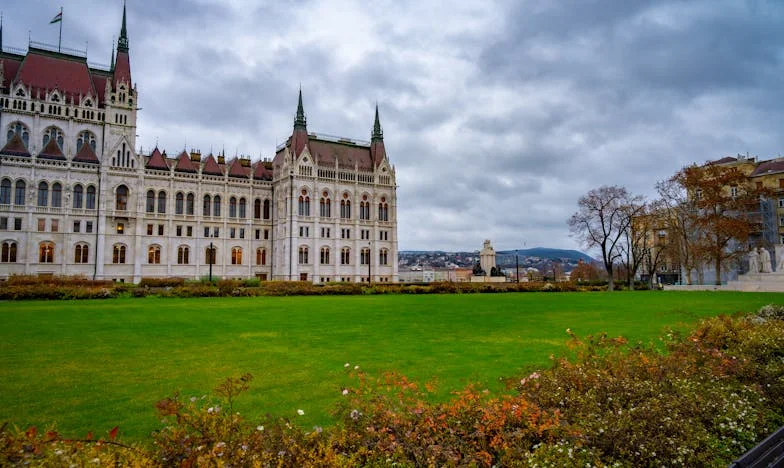 "Mamo, czy ty oszalałaś?" – O tym, jak randka po sześćdziesiątce stała się rodzinnym skandalem
