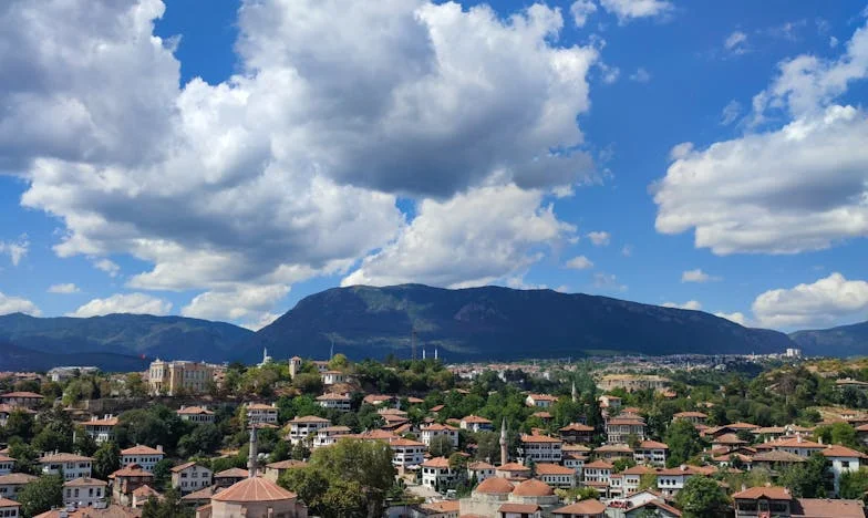 Między łańcuchami rodziny: Cena milczenia