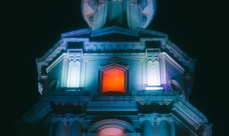 Oczy utraconego siostrzeństwa: Jak straciłam i odzyskałam moją przyjaciółkę w cieniu przemocy domowej