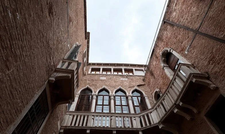 W środku nocy, z walizką i dziećmi. Moje życie zaczęło się od nowa – historia kobiety, która uciekła od przemocy i zaczęła wszystko od zera