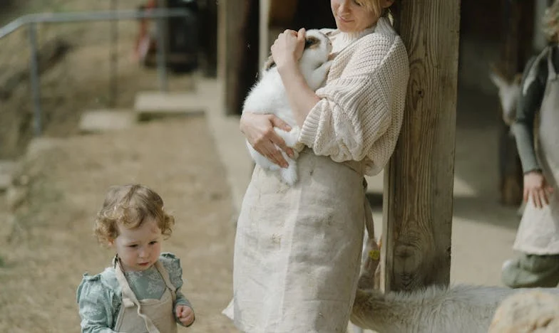 Córka wróciła z wnuczką po rozwodzie. Moje marzenia o wolności legły w gruzach – czy jestem złą matką, że czuję żal?