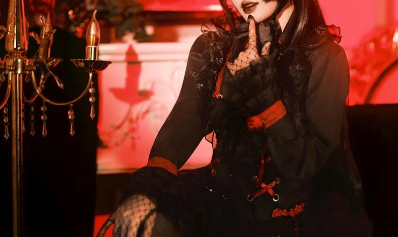 Między Wolnością a Tęsknotą: Czy Matka Potrafi Odpuścić Dorosłemu Synowi?