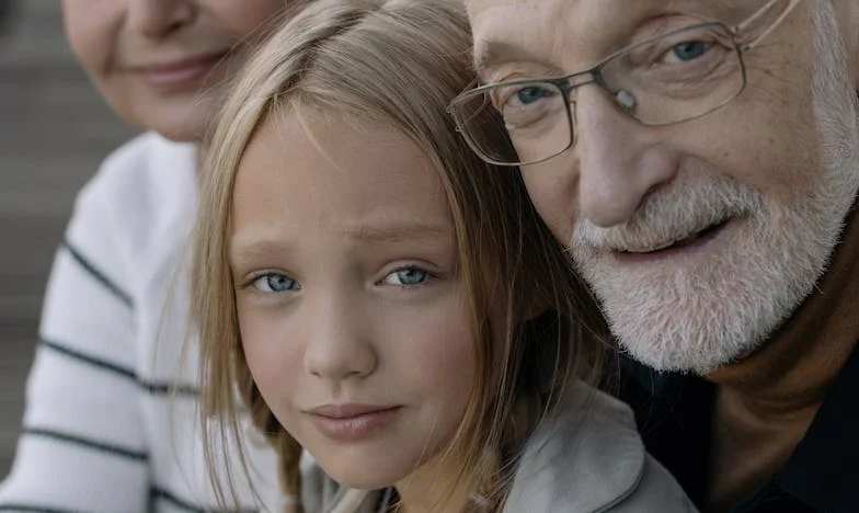 Trzy dni przed ślubem teściowie podsunęli mi upokarzającą umowę – nie wiedzieli, kim naprawdę jestem