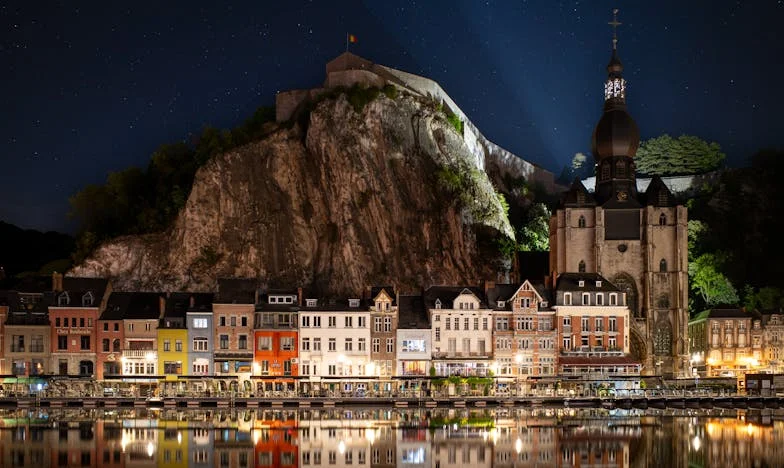 Cienie w nadmorskim azylu: Opowieść Zofii