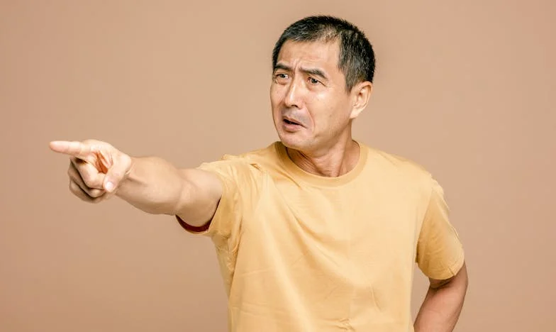 Jak skutecznie zniechęciłam nachalną krewną do niezapraszanych wizyt na święta – historia o granicach, rodzinie i odwadze