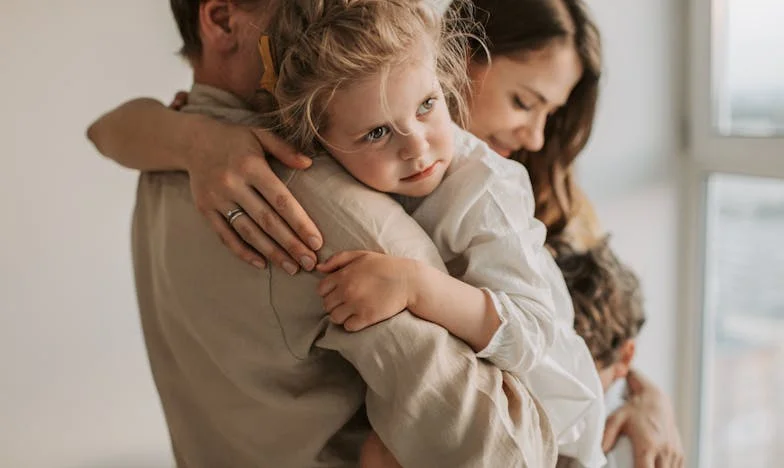 Między ciszą a krzykiem – historia o rodzinnych tajemnicach