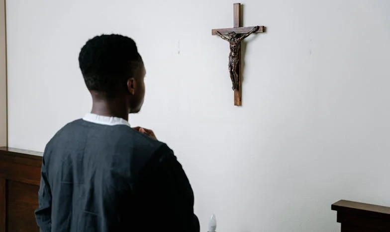 Między Ciszą a Krzykiem: Historia Rodziny Nowaków