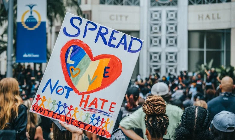 Kiedy powiedzieli, że Zuzanna nie jest dla mnie wystarczająco piękna – moja walka o miłość w świecie pełnym ocen