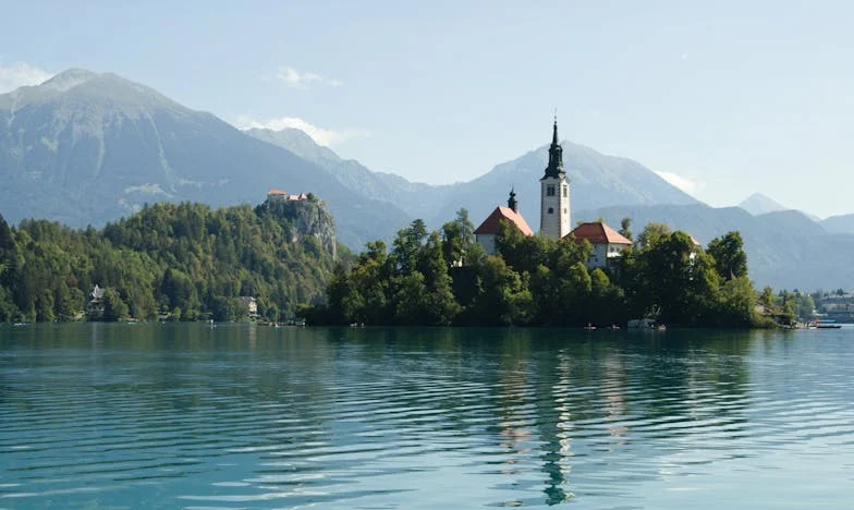 Kontratak ODWET – Kim jest ta kobieta?