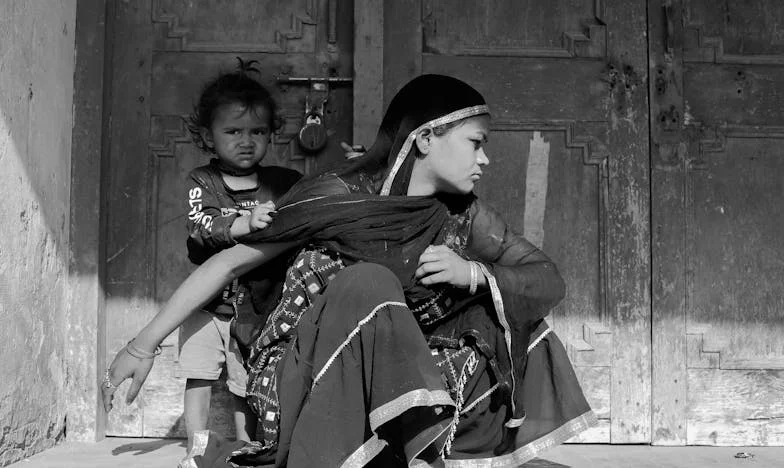 Majczyna przestroga: „Nigdy nie wpuszczaj samotnej przyjaciółki do domu” – historia zaufania i zdrady