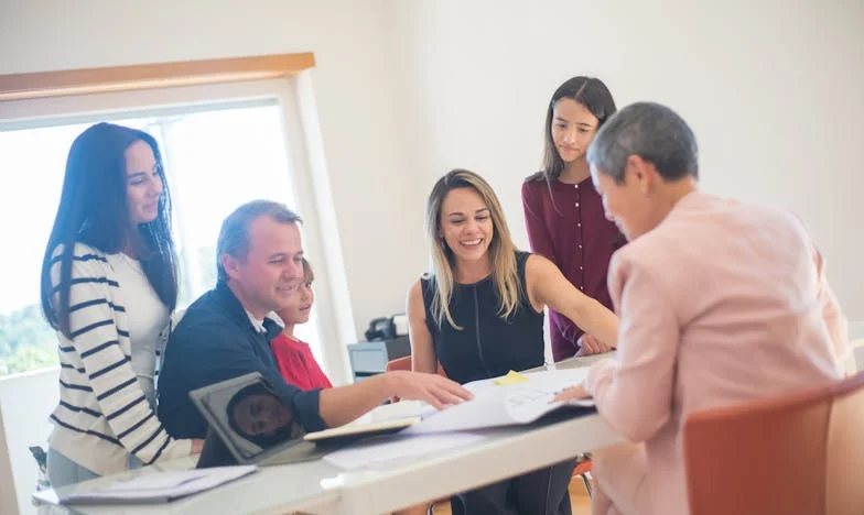 Między ciszą a krzykiem – historia o rodzinnych sekretach i wyborach