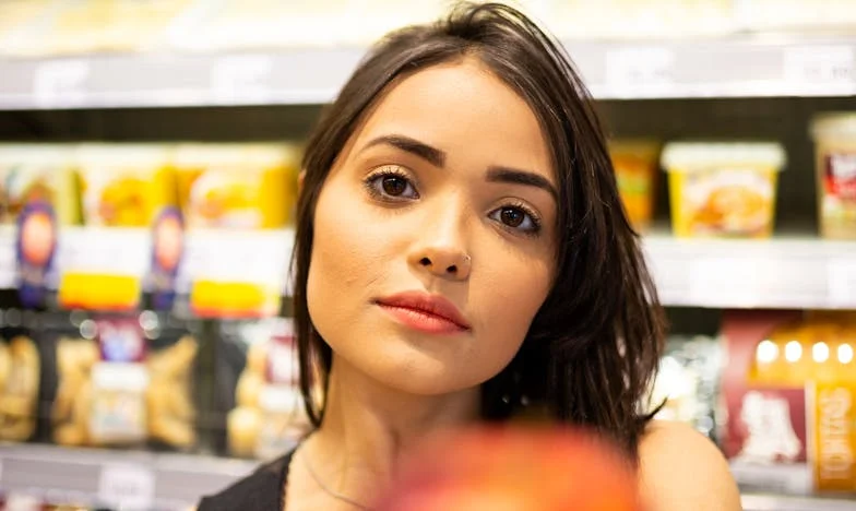 Między dwoma światami: Moja walka z zasadami teściowej i milczeniem męża