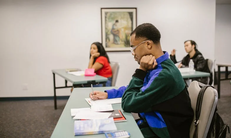 Między Pomocą a Wtrącaniem: Granice Matczynej Miłości