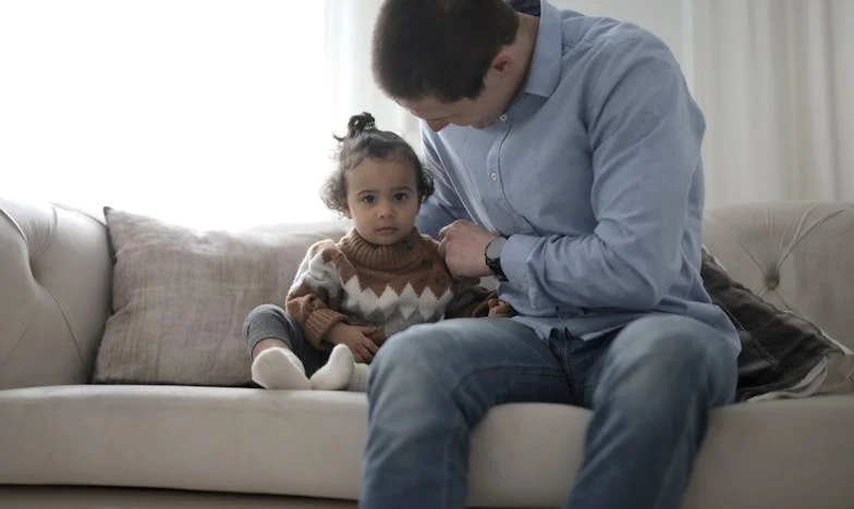 Między światłem latarni a cieniem wspomnień – historia Marty i psa Igora