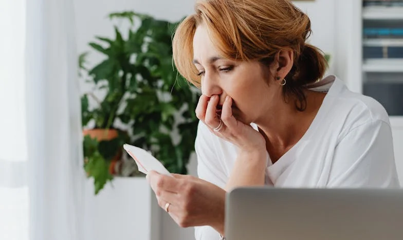 Moja teściowa przyszła na mój ślub w białej sukni – ale to ja śmiałam się ostatnia
