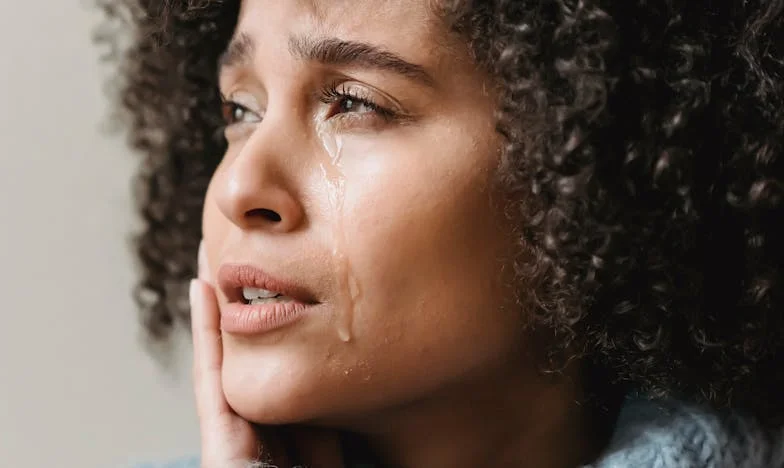 Pod jednym dachem, pod presją: Moja walka o dom, w którym nie czuję się u siebie