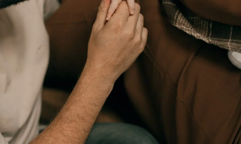 „Powinnaś zarabiać na własne mieszkanie, a nie liczyć na łaskę mamy” – Historia o tym, jak mój ojczym postanowił rządzić moim życiem