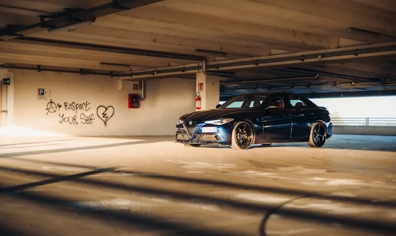 Mijn Zoon en Zijn Vrouw Verhuisden Naast Ons – Maar Mijn Droom van Gezinsgeluk Veranderde in een Nachtmerrie