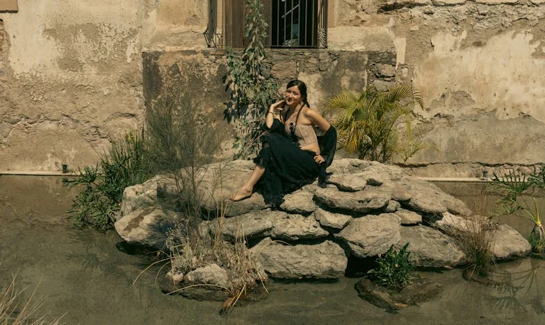 Achter Gesloten Deuren: Het Verhaal van Mijn Buren en Mij