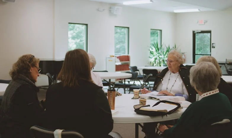 “Hij is mijn vader, en hij zal op mijn bruiloft zijn, of je het nu leuk vindt of niet”: Een dochter kiest partij