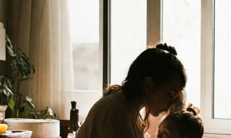 Tussen Hoop en Onbegrip: Mijn Leven als Moeder en Vrouw in Nederland