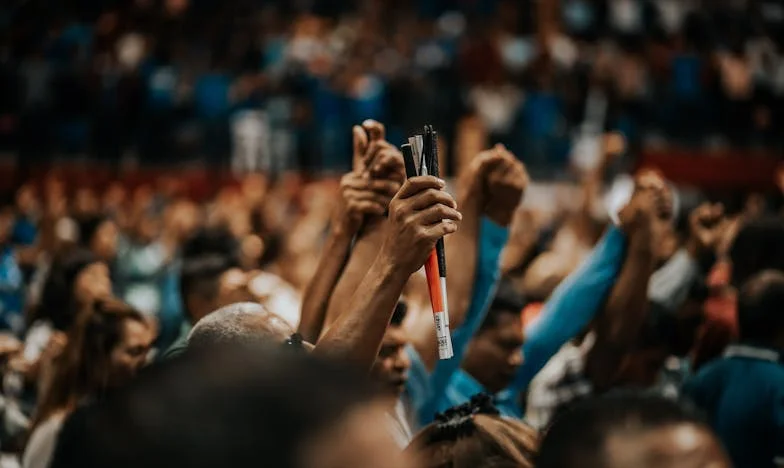 Mijn man verdient minder, maar wilde per se onze financiën beheren: nu zwijgen we allebei