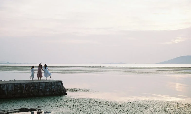 Mijn Moeders Waarschuwing: "Laat Nooit Een Enkele Vriend Over Je Drempel"