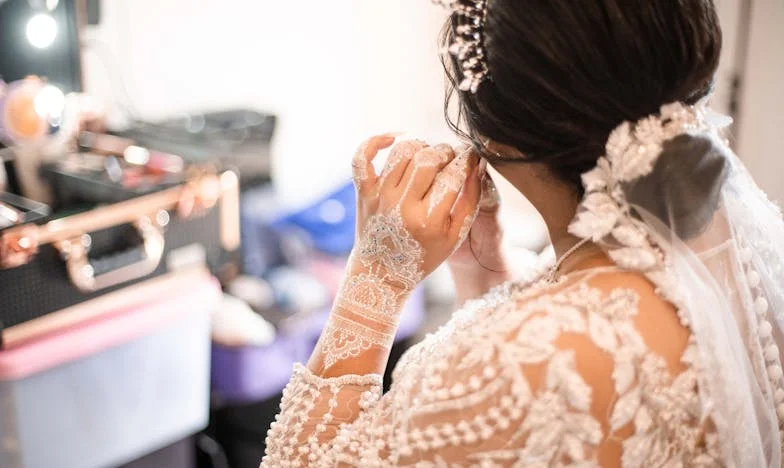 Ze Beloofde Haar Dochter Een Droomcadeau Voor De Bruiloft, Maar Besteedde Het Geld Elders: Nu Is Hun Band Gebroken