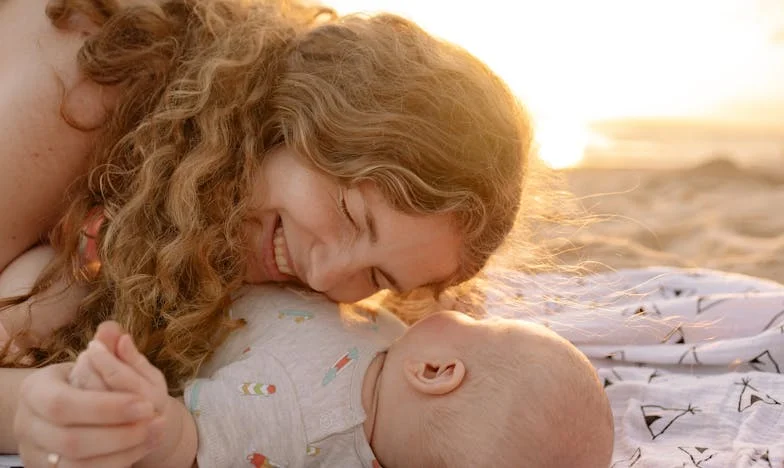 “Geef me alsjeblieft de sleutels terug, Anja”: Hoe mijn schoonmoeder onze grenzen overschreed en ik haar moest wegsturen