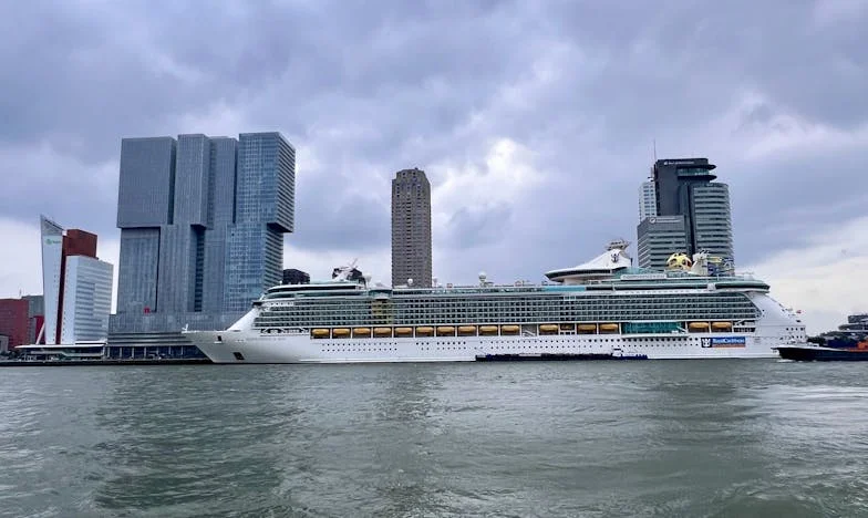 Ik hield mijn ogen gesloten voor zijn verraad – tot ik op straat viel en ontdekte wie er echt voor mij was