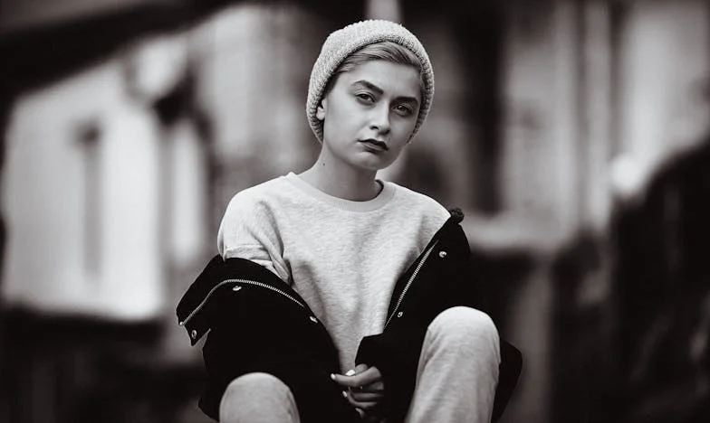 Onder het Dak van Spijt: Een Onverwachte Thee met Mijn Ex-Schoonmoeder