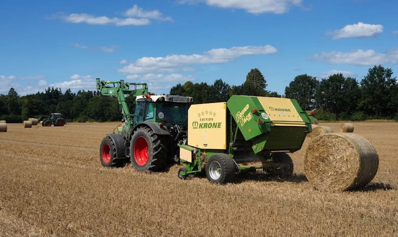 De Onzichtbare Draad: Vriendschap op de Proef Gesteld door Moederschap