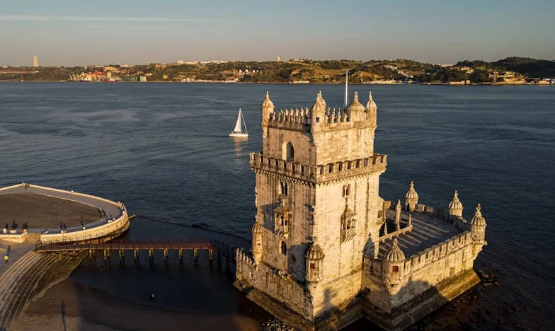 Mijn beste vriendin werd verraden op haar werk – en ik stond erbij