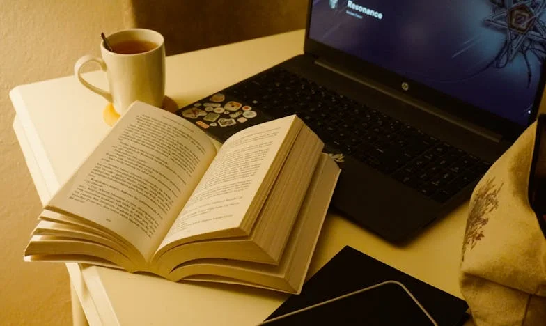 Mijn Man Verliet Mij Voor Een Ander, Toen Stilte: 12 Jaar Later Staat Hij Voor Mijn Deur